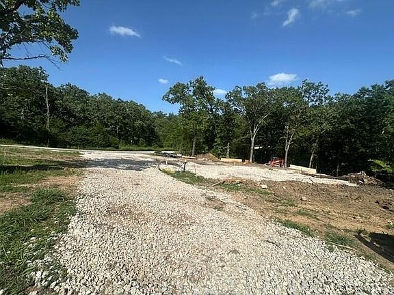 3rd image of 16 Limestone Drive