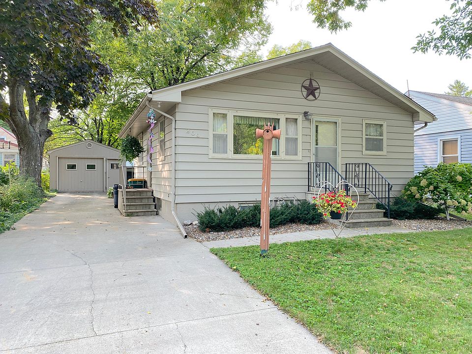 1st image of 209 Fenton Ave