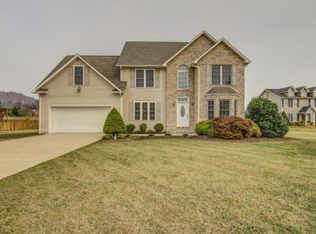 123 Sterling Ct, Bluff City, TN 37618