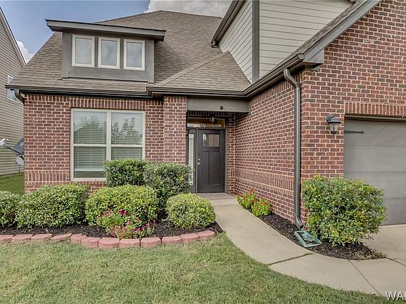 2nd image of 1282 Maxwell Cir