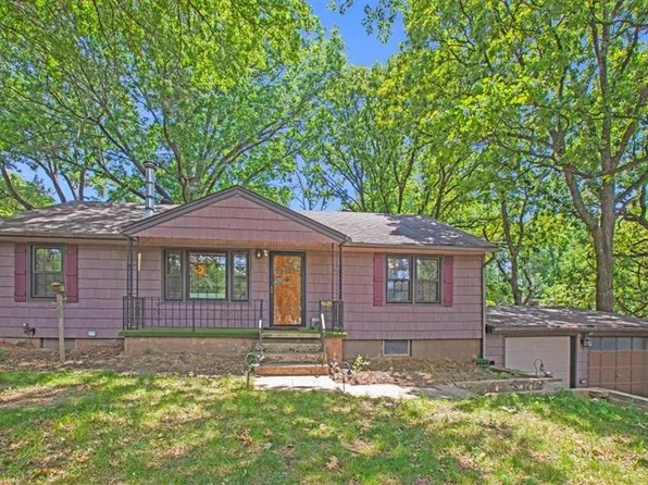 8621 E 32nd St, Kansas City, MO 64129