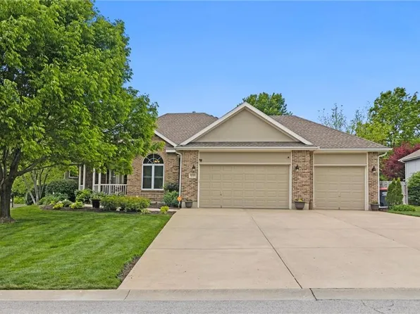 18383 155th St, Basehor, KS 66007