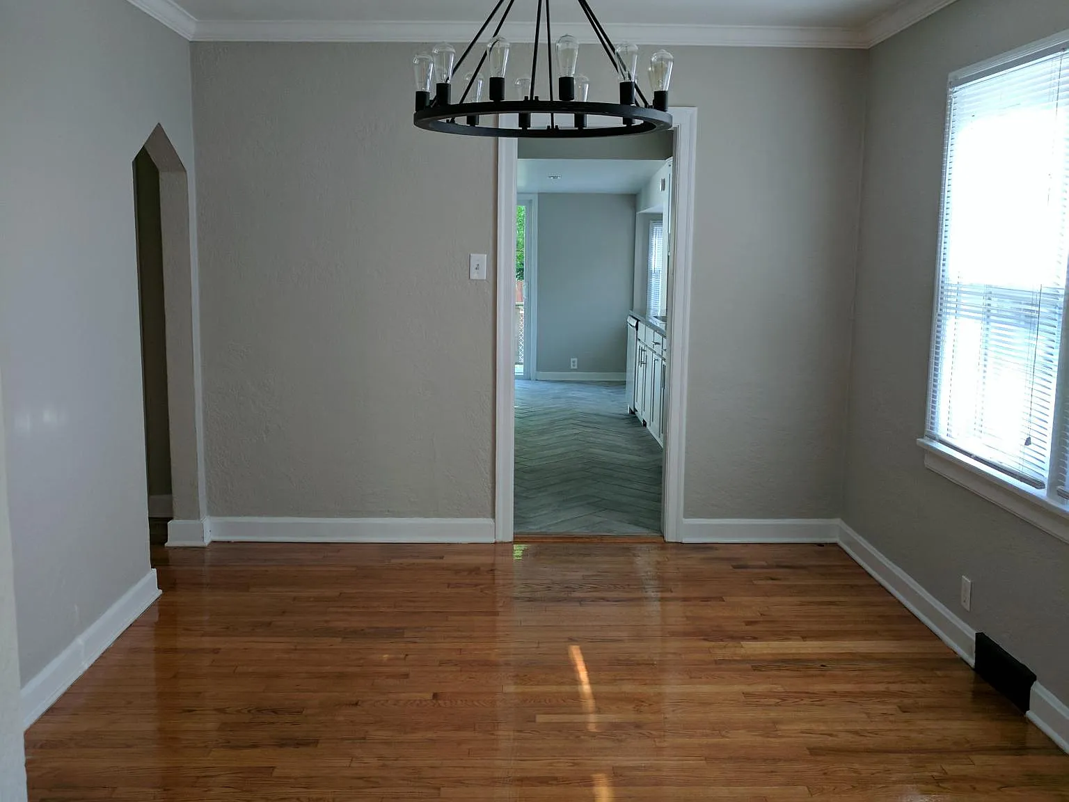 3 bed, 1200 sqft, $1,200 — Photo 3