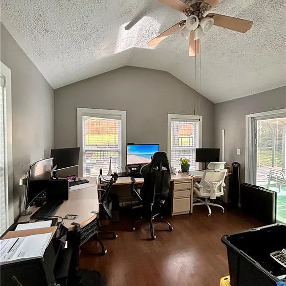 2134 Atkinson Ln — Photo 8