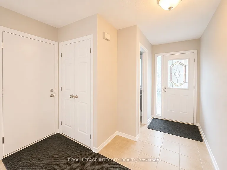 12 Kimbolton Cres — Photo 3