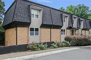 275 Winding River Dr #C — Photo 2