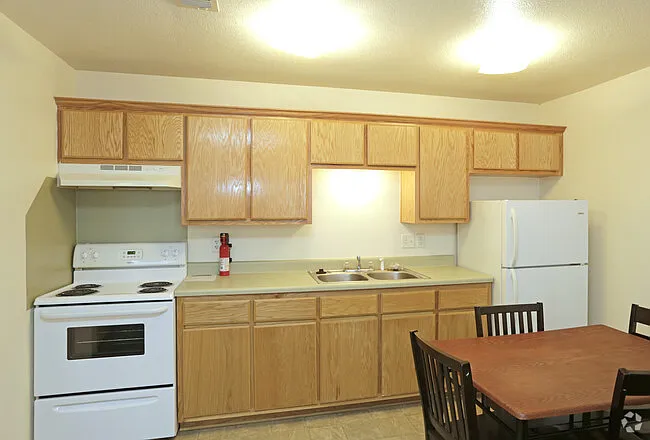 Bryce Avenue Apartments — Photo 14