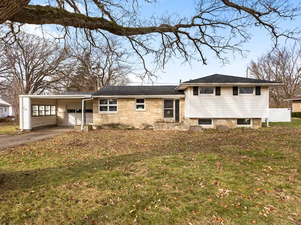 248 W Moultrie St, Bement, IL 61813