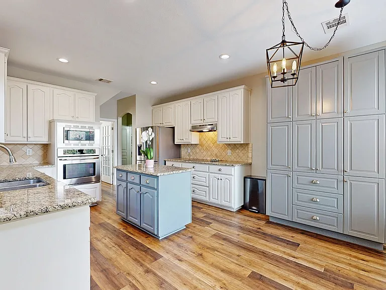 3200 Hilltop Ct — Photo 6