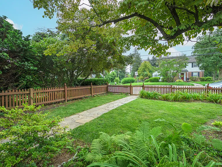 7003 Bellona Ave — Photo 3