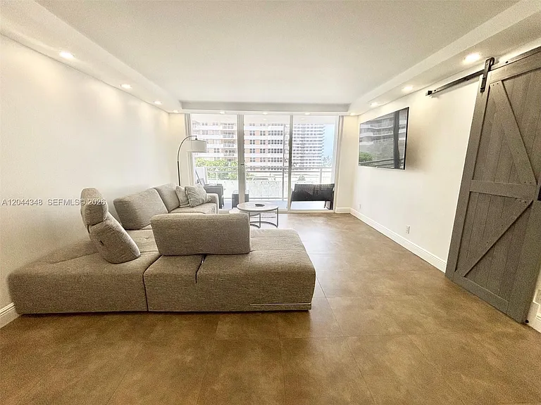2030 S Ocean Dr #423 — Photo 7