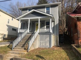 576 Roxbury St, Clifton Forge, VA 24422