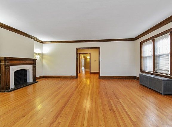 3rd image of 6815 S Crandon Ave #3