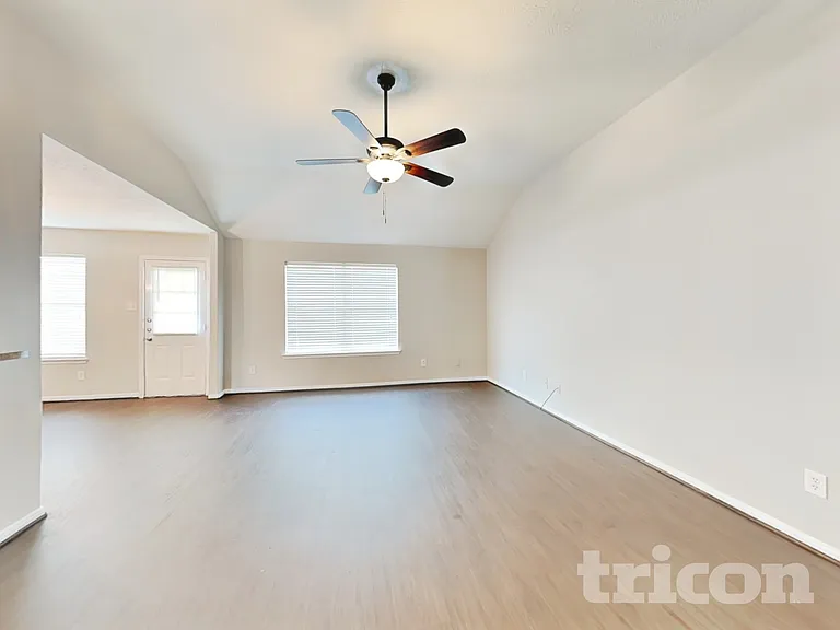 12230 Scarlet River Dr — Photo 3