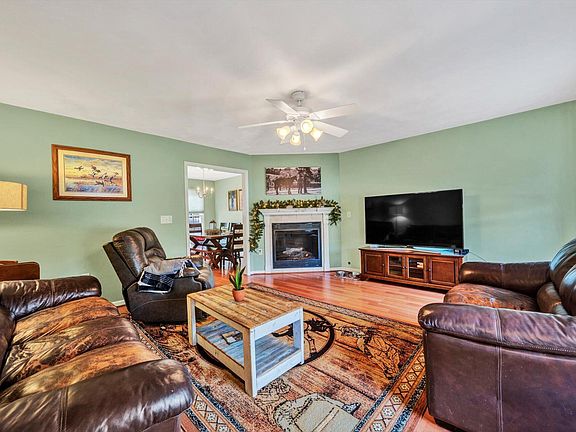 4th image of 137 Montgomery Farms Ave