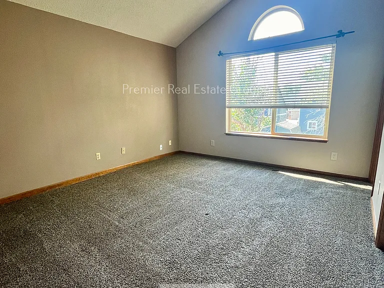 8689 Bellcove Cir — Photo 12