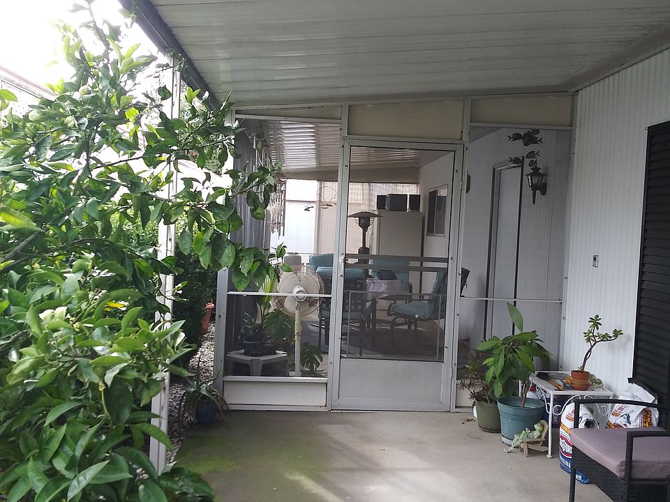 Screened in patio