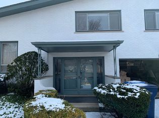 1176 Oxford Ct, Highland Park, IL