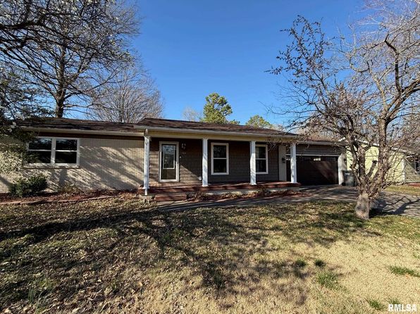 914 Valley Dr, Carterville, IL 62918