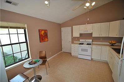 5th image of 7956 Sugarberry Ct