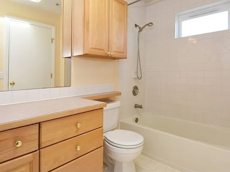 2805 NE 125th St #501 — Photo 12