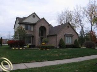 6844 Foxcreek Dr #32, Canton, MI 48187