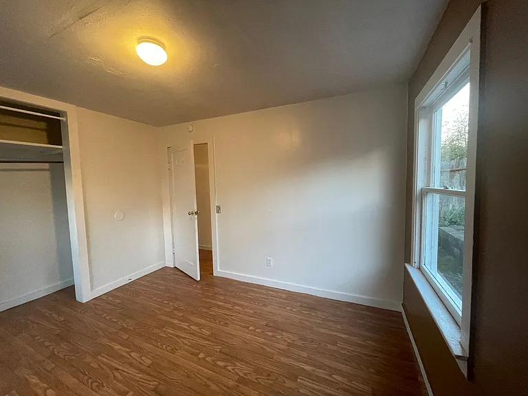 576 Main St — Photo 37