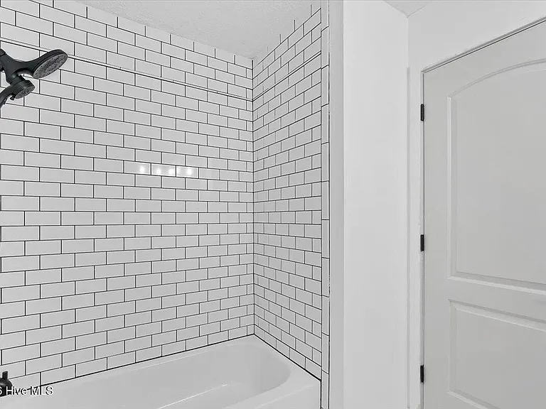 109 Grampian Way — Photo 26