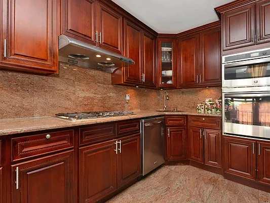 Sold by Keller Williams Realty Landmark | media 8