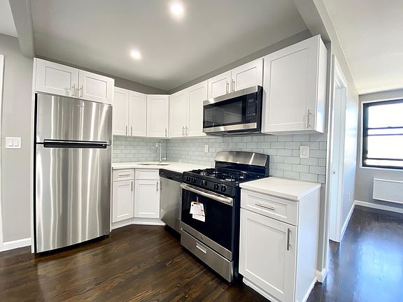 3rd image of 831 Bartholdi St APT 5H