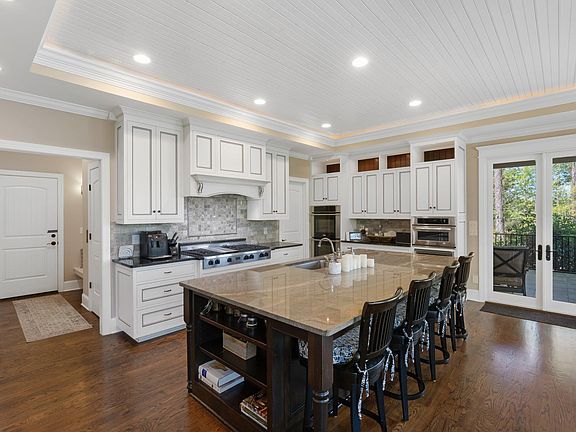 5th image of 326 Penbroke Ct