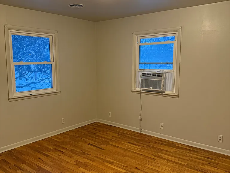 205 W 9th St #1 — Photo 4
