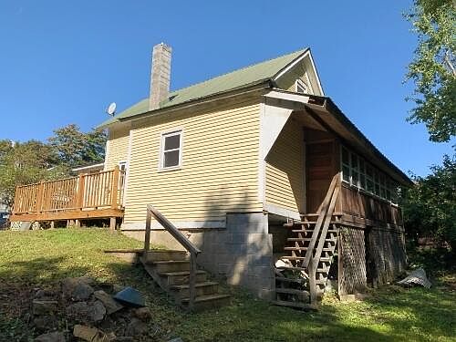 3rd image of 19 Eagle Ln
