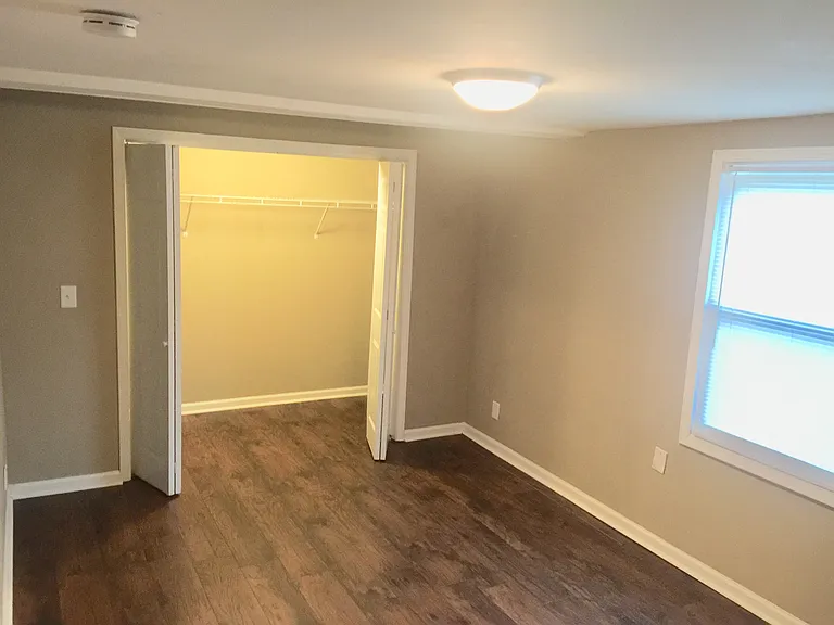 902 Gibson Dr — Photo 4