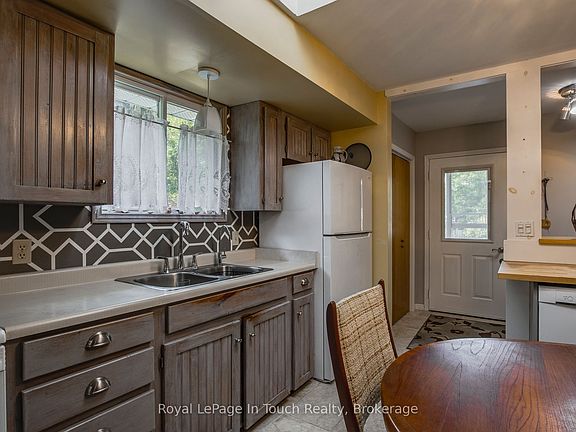 4th image of 171 Oliver Dr