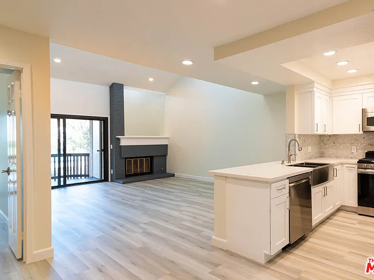 8515 Falmouth Ave #422 — Photo 1