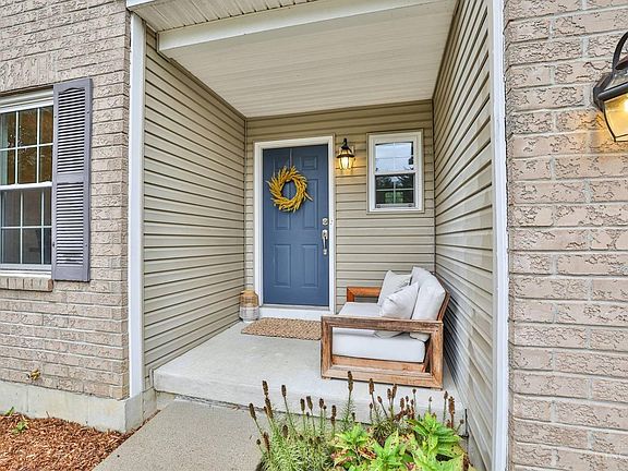 2nd image of 7983 Laurelwood Dr