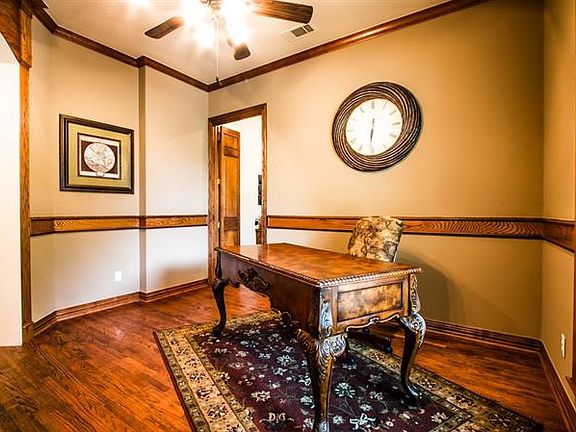 3rd image of 7928 Shady Oaks Dr