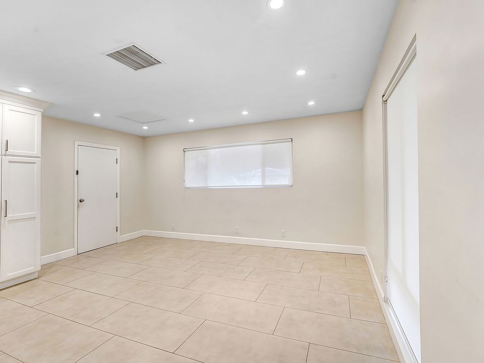 1st image of 24375.5 Hatteras St