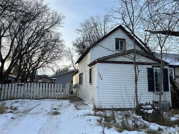 893 River STREET W, Prince Albert, SK S6V 2Z7