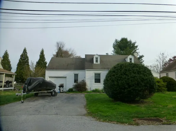 35 Washington Ln, Coatesville, PA 19320