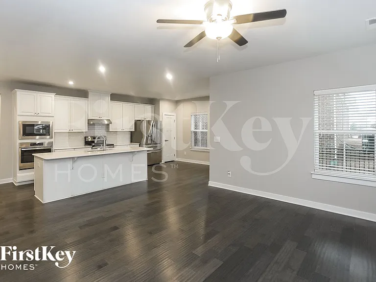6425 Brighton Park Dr — Photo 5