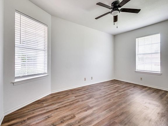 3rd image of 510 Strata Dr #510