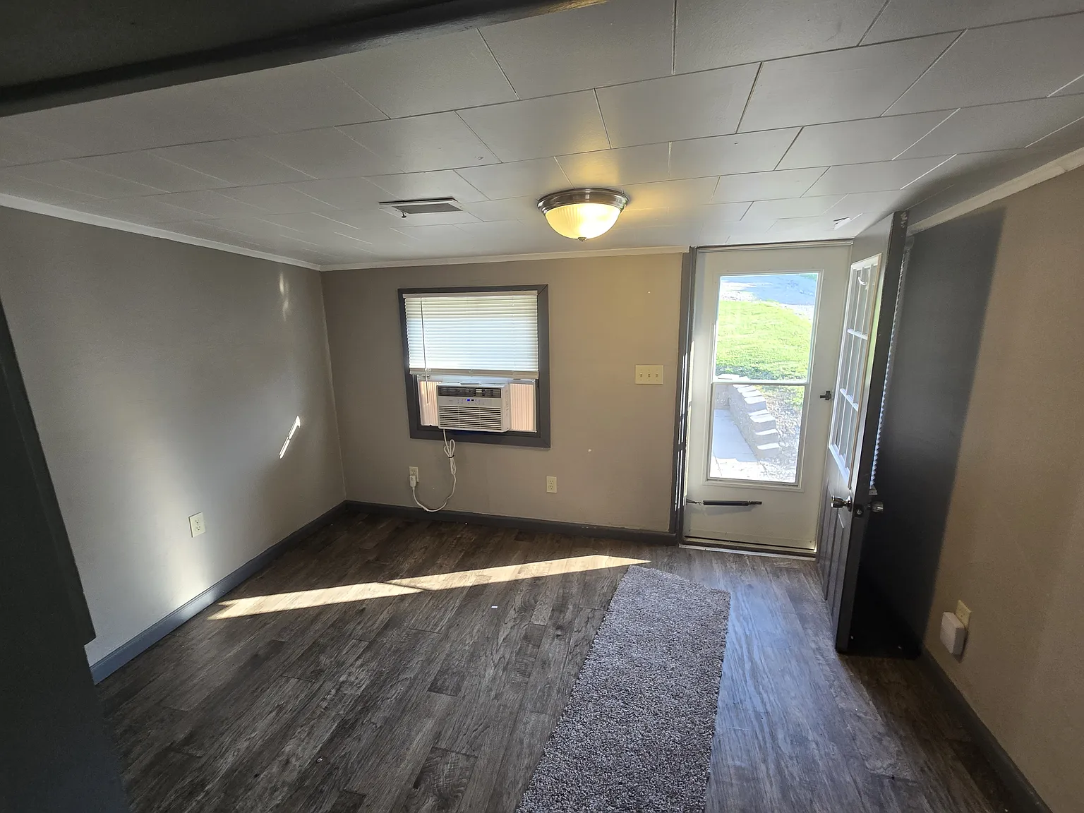 1 bed, 650 sqft, $700 — Photo 2