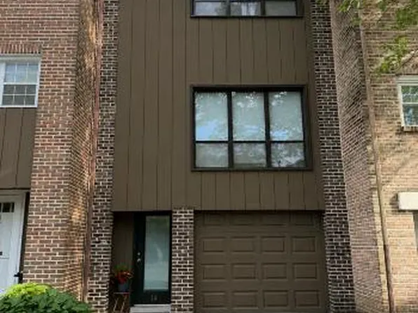 14 Club Ln, Reading, PA 19607