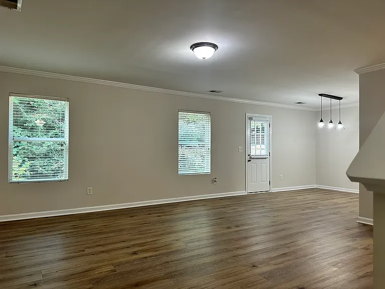 3340 Griffin Way — Photo 3