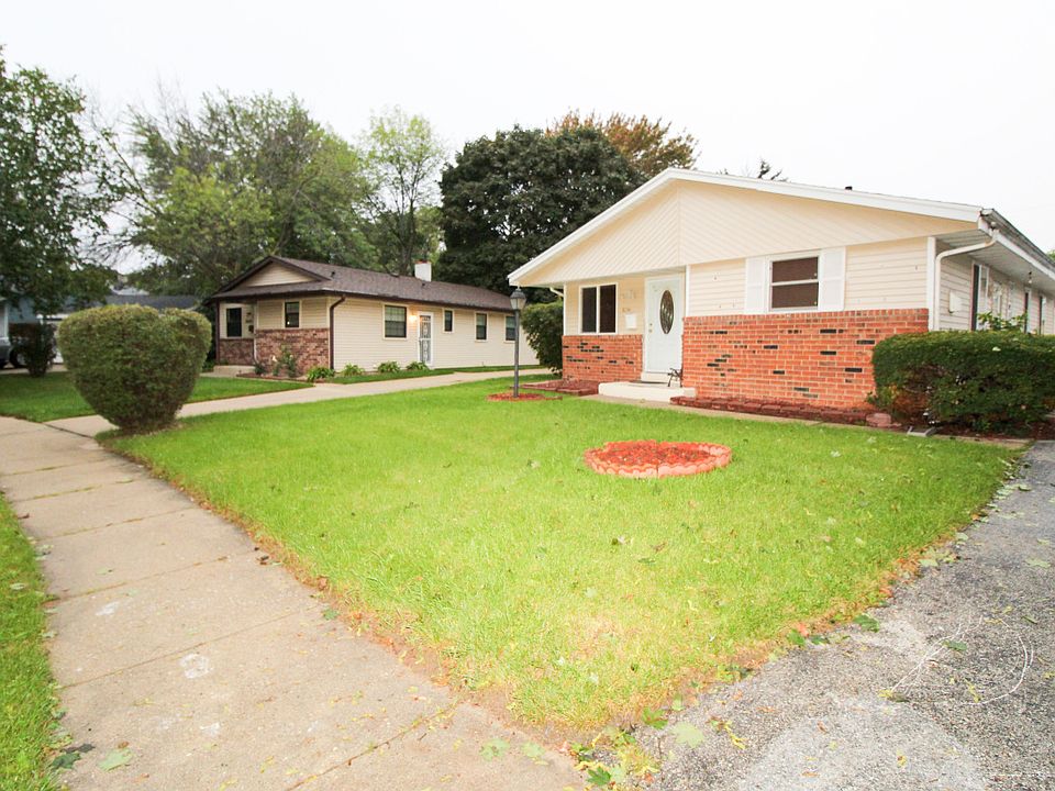 2nd image of 8154 W Beechwood Ave