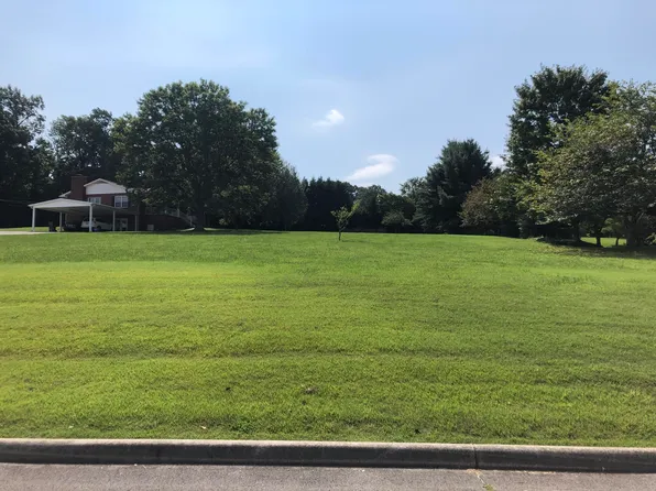 3215 Heather Glenn Dr, Maryville, TN 37801