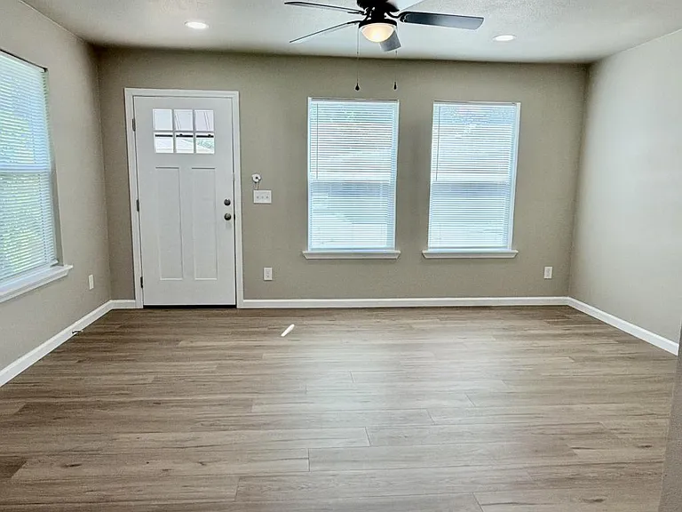 20 Sarasue Ln — Photo 3