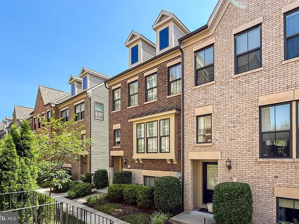 3698 Ambrose Hills Rd, Falls Church, VA 22041